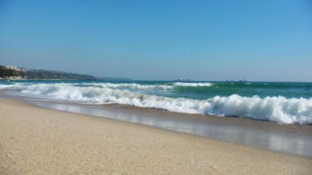 Дете е с пукната глава след инцидент на плажа